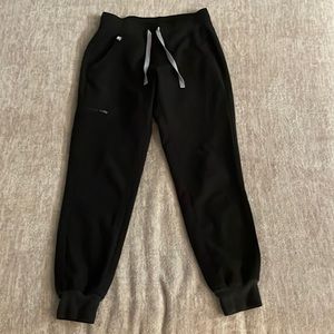 Black FIGS Zamora Joggers